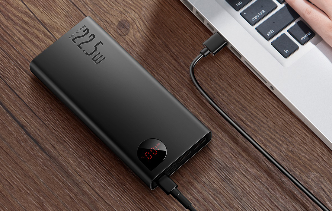 Baseus Adaman Metall Digital Display Power Bank 10000mAh mit USB-C Kabel - Schwarz